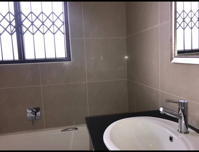 3 BEDROOM APARTMENT FOR SALE IN HELDERWYK